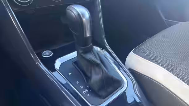 VOLKSWAGEN T-ROC 22 / 28