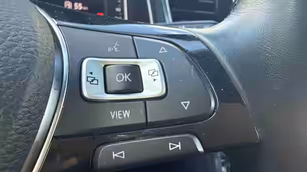 VOLKSWAGEN T-ROC 24 / 28