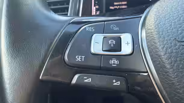 VOLKSWAGEN T-ROC 23 / 28