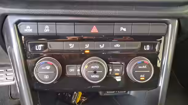 VOLKSWAGEN T-ROC 17 / 25