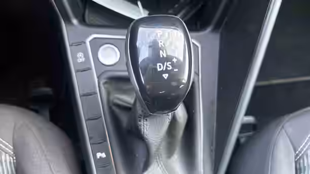 VOLKSWAGEN TAIGO 18 / 20