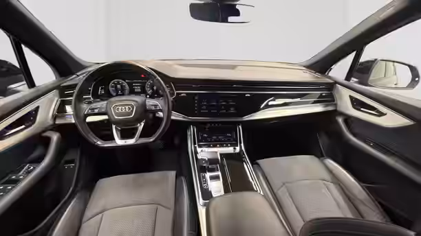 AUDI Q7 9 / 26