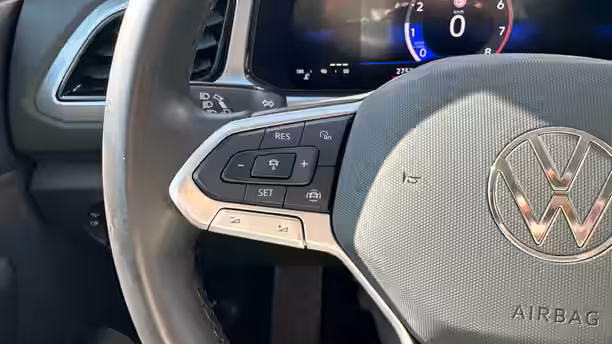 VOLKSWAGEN T-ROC 18 / 23