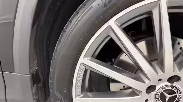 MERCEDES GLA 28 / 28