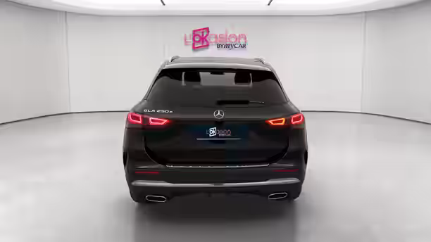 MERCEDES GLA 4 / 28