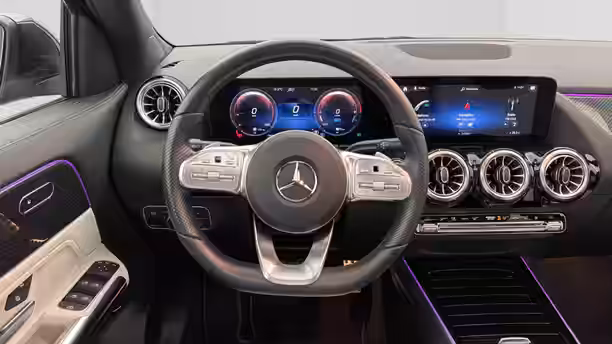 MERCEDES GLA 10 / 28