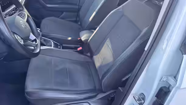 VOLKSWAGEN T-ROC 18 / 26