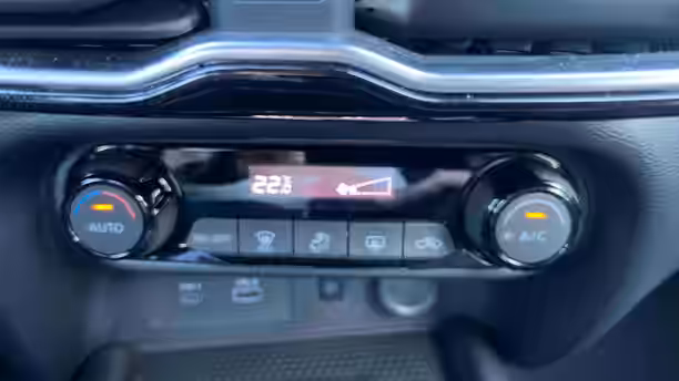 NISSAN JUKE 20 / 23