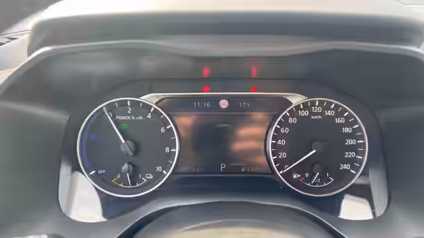 NISSAN QASHQAI 15 / 18
