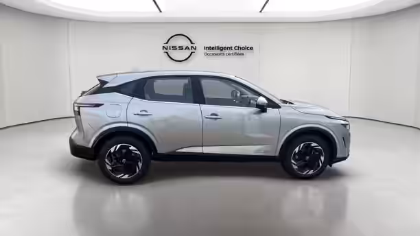 NISSAN QASHQAI 6 / 18