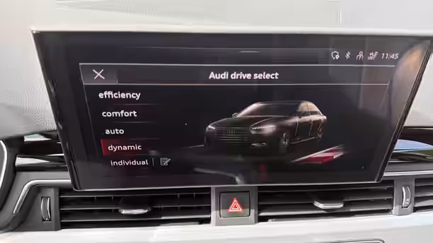 AUDI A4 32 / 32