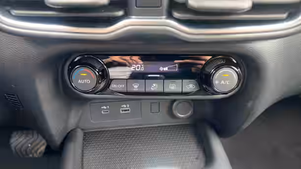 NISSAN JUKE 19 / 21