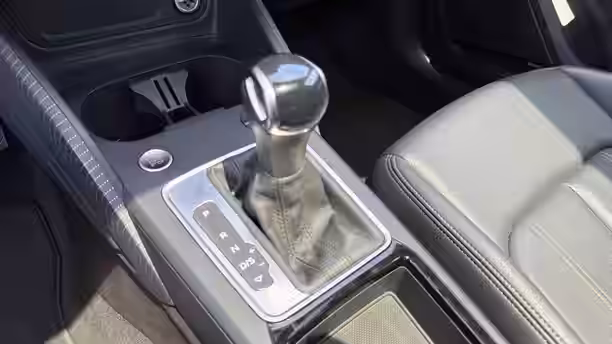 AUDI Q2 38 / 39