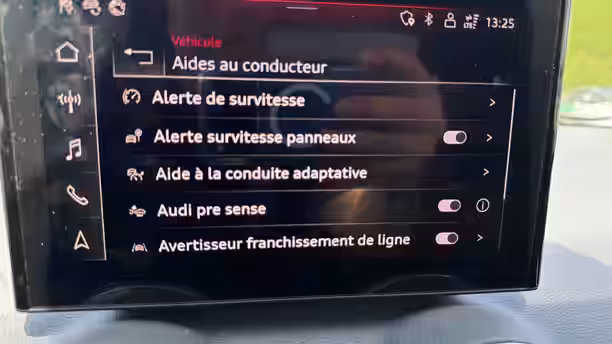 AUDI Q2 33 / 39