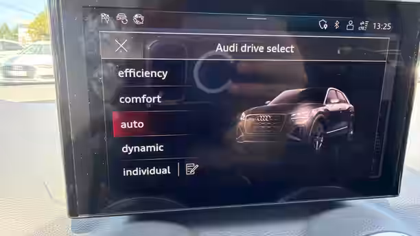 AUDI Q2 32 / 39