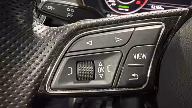AUDI Q2 25 / 32
