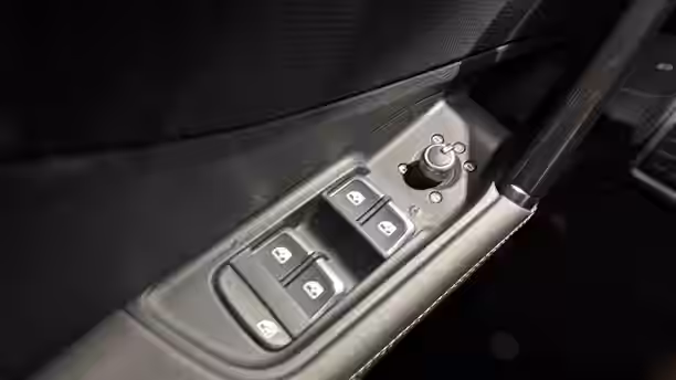 AUDI Q2 31 / 32
