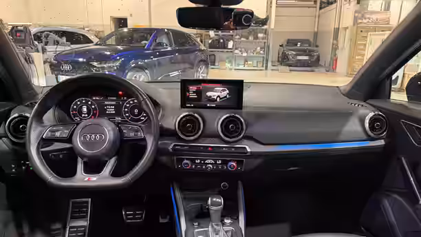 AUDI Q2 23 / 32