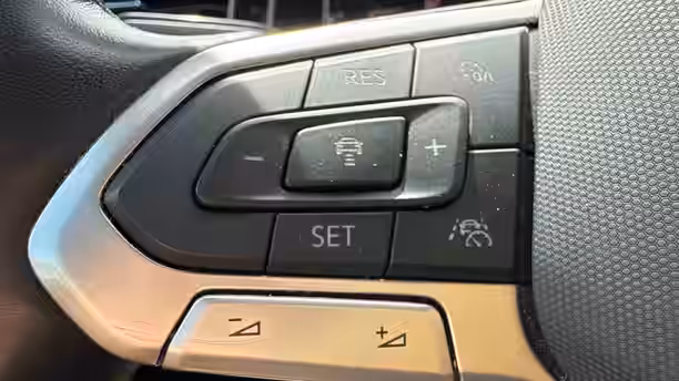 VOLKSWAGEN POLO 24 / 30