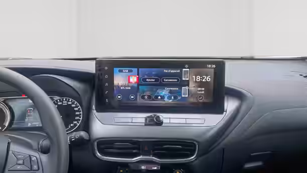 NISSAN JUKE 16 / 21