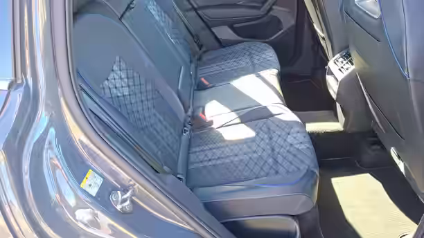 VOLKSWAGEN TIGUAN 23 / 26