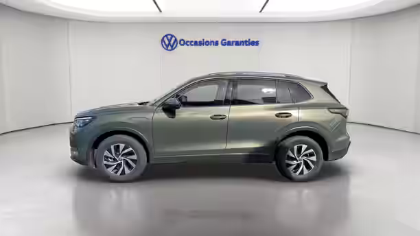 VOLKSWAGEN TIGUAN 2 / 29