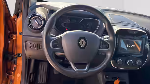 RENAULT CAPTUR 10 / 27
