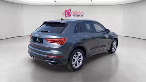 AUDI Q3 5 / 66