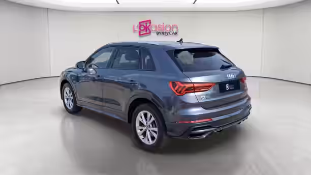 AUDI Q3 3 / 66