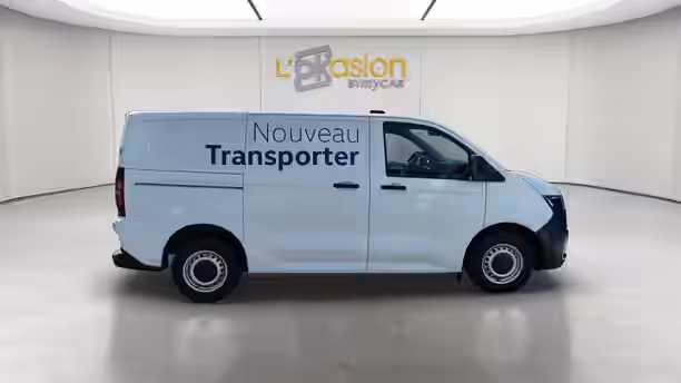 VOLKSWAGEN UTILITAIRES TRANSPORTER VAN 6 / 17