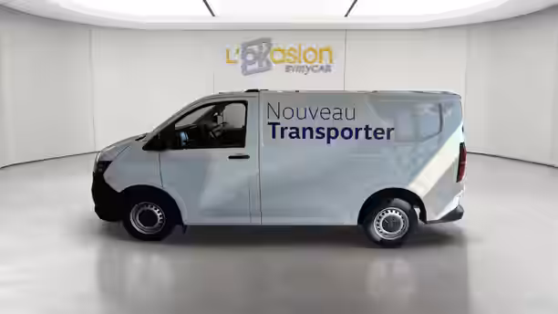VOLKSWAGEN UTILITAIRES TRANSPORTER VAN 2 / 17