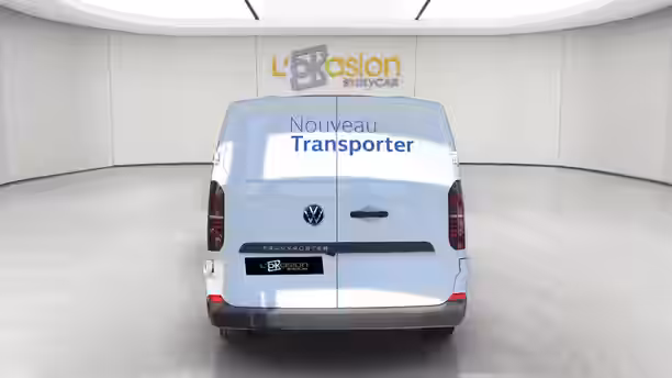 VOLKSWAGEN UTILITAIRES TRANSPORTER VAN 4 / 17