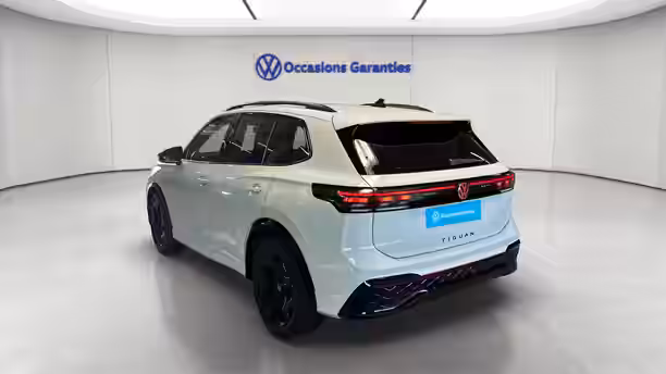 VOLKSWAGEN TIGUAN 3 / 17