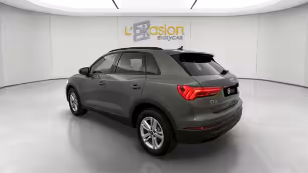 AUDI Q3 3 / 24