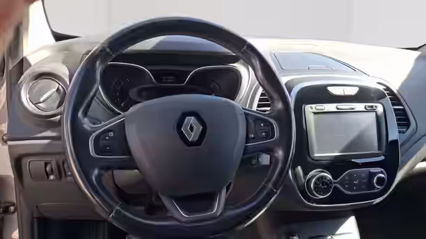 RENAULT CAPTUR 10 / 87