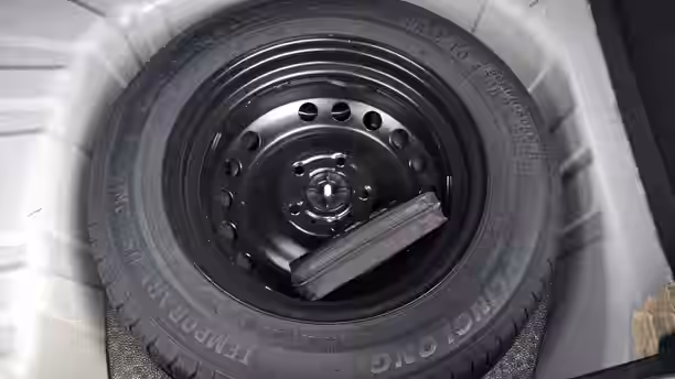 NISSAN JUKE 15 / 22
