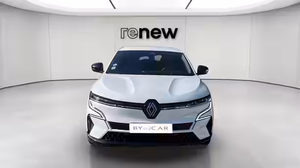 RENAULT MEGANE E-TECH 8 / 23