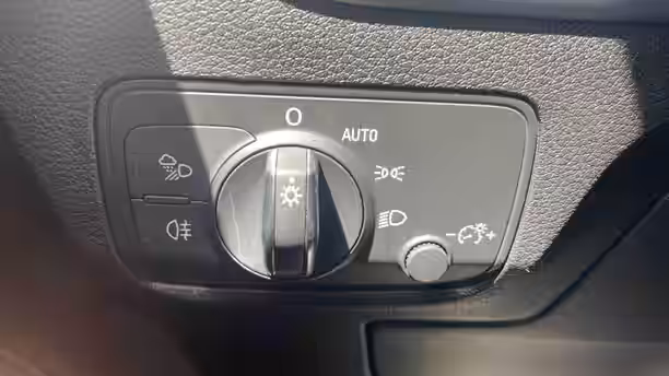 AUDI Q2 17 / 30