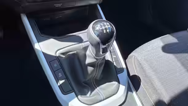 SEAT ARONA 23 / 28