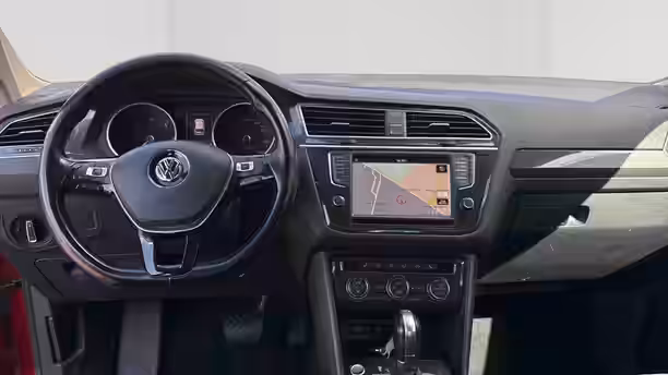 VOLKSWAGEN TIGUAN 9 / 26