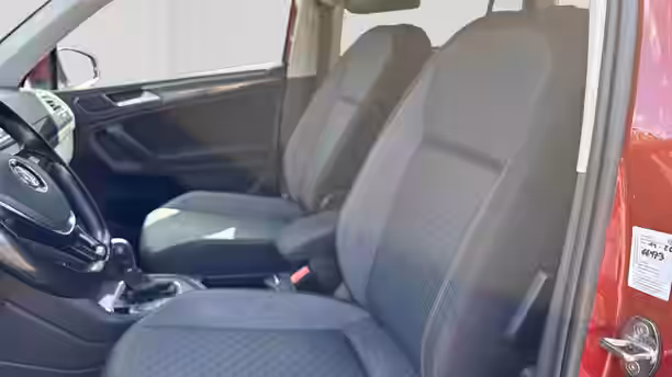 VOLKSWAGEN TIGUAN 11 / 26