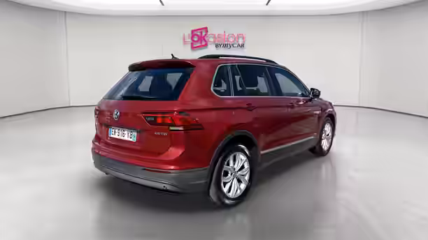 VOLKSWAGEN TIGUAN 5 / 26