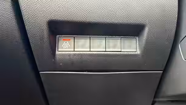 PEUGEOT 208 25 / 36