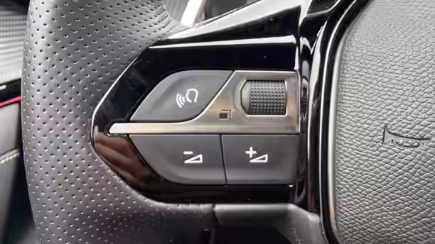 PEUGEOT 208 27 / 36