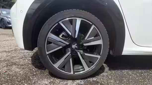 PEUGEOT 208 16 / 36