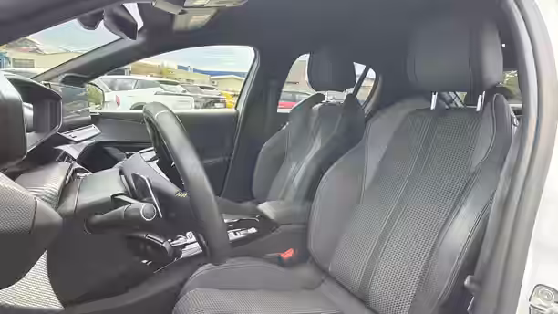 PEUGEOT 208 11 / 36