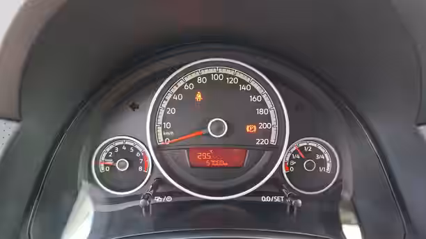 VOLKSWAGEN UP 10 / 37