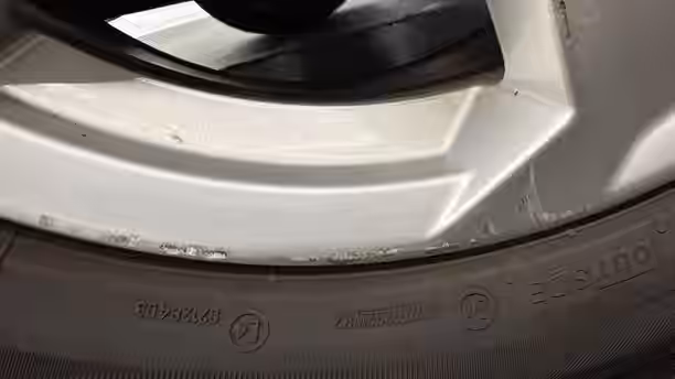 AUDI Q2 32 / 33