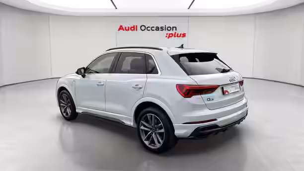 AUDI Q3 3 / 32