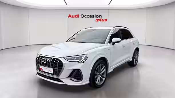 AUDI Q3 1 / 32